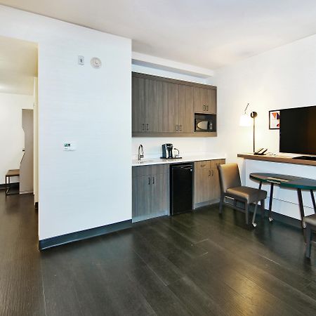 Holiday Inn Hotel & Suites - Calgary Airport North By Ihg Extérieur photo