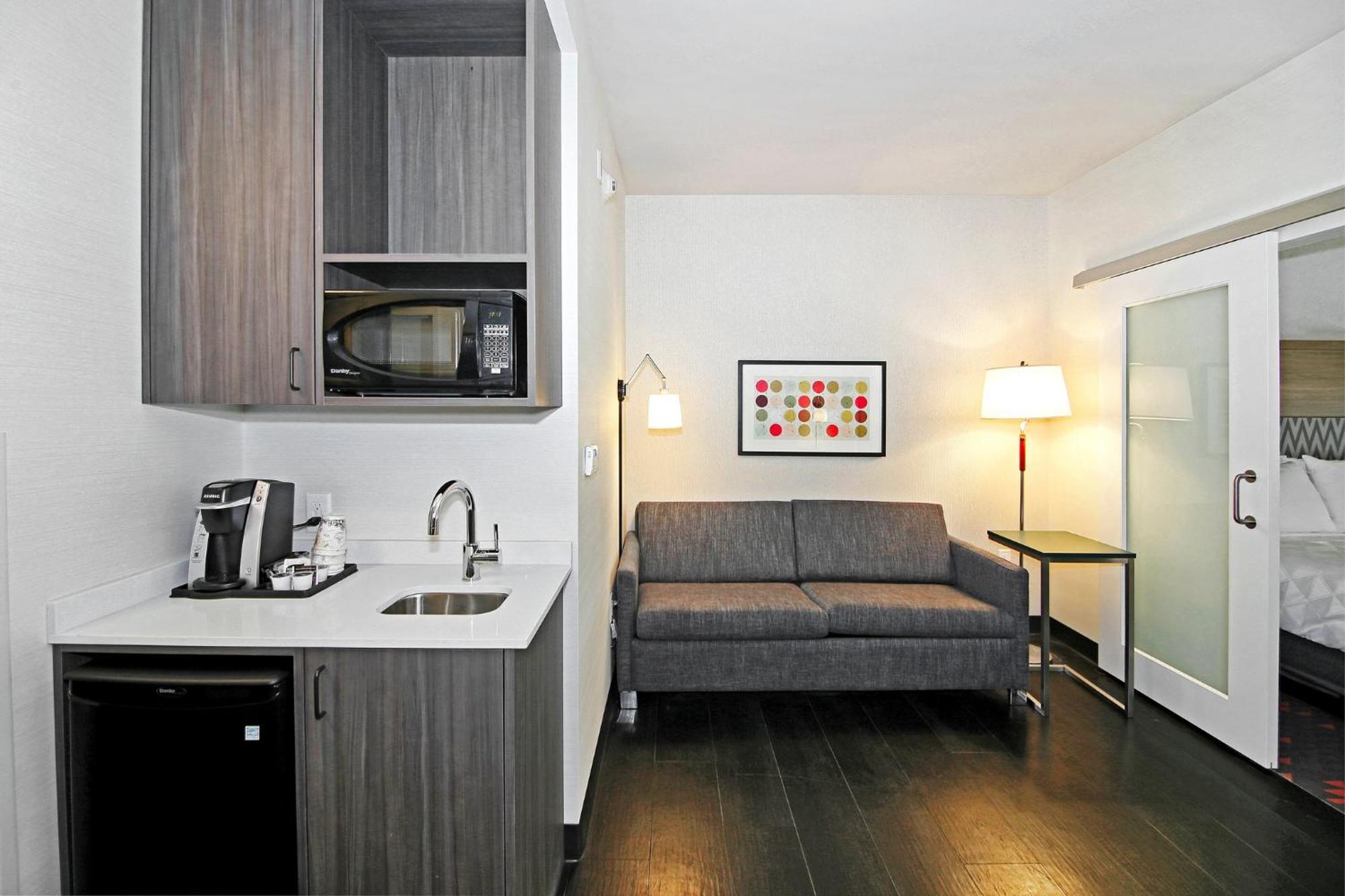 Holiday Inn Hotel & Suites - Calgary Airport North By Ihg Extérieur photo
