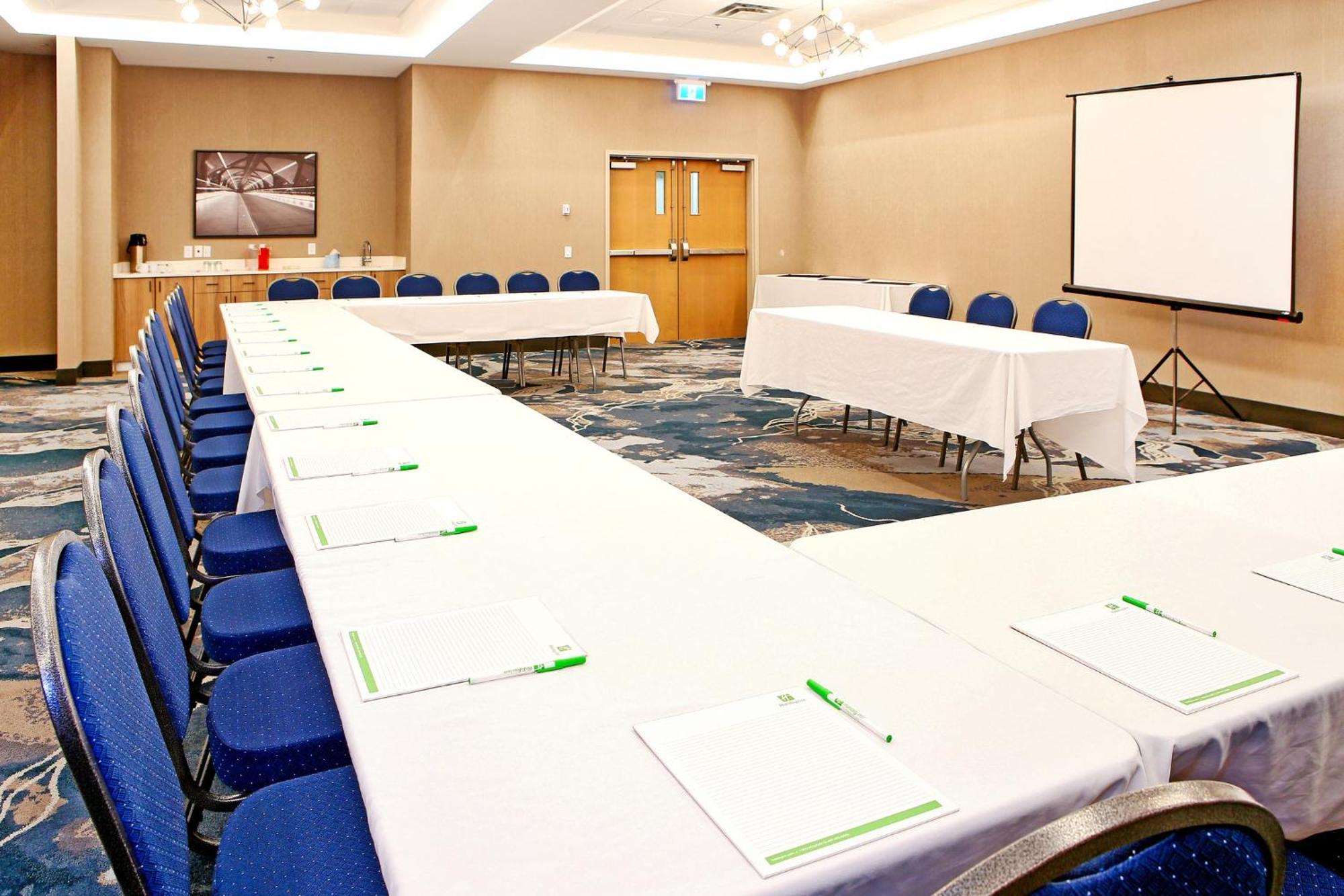 Holiday Inn Hotel & Suites - Calgary Airport North By Ihg Extérieur photo